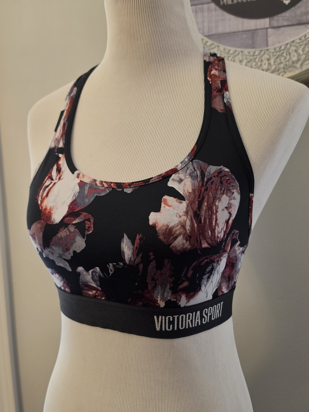 Women's Victoria's Secret Black Floral Sports Bra Small